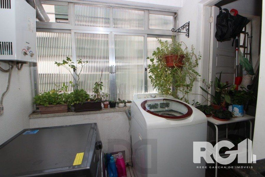 Amplo apartamento com 92m² privativos e 3 dormitórios, próximo a Sicredi na Av. Assis Brasil. — foto 4