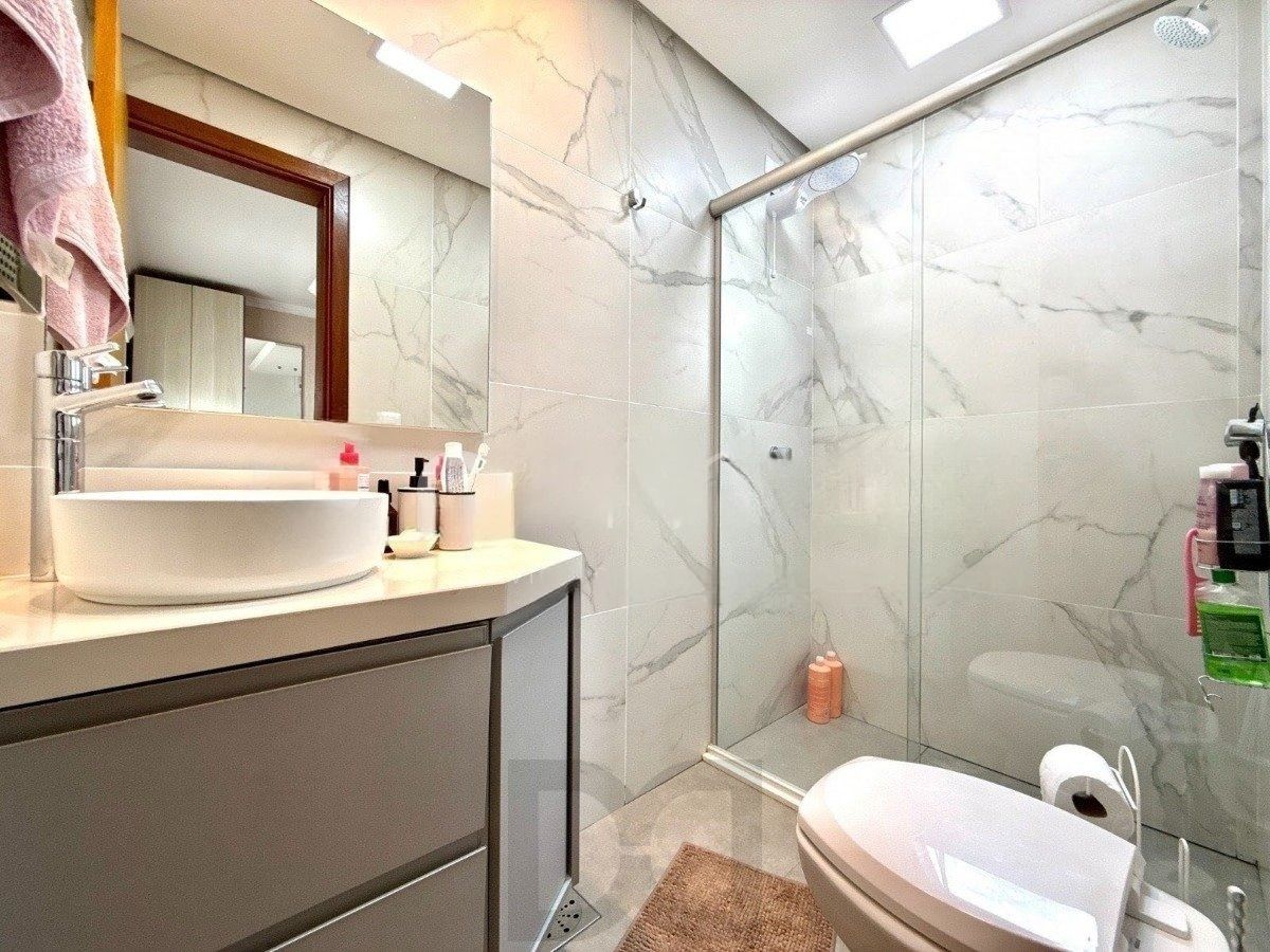 Casa ampla com 4 dormitórios, suíte e área de lazer- Passo da Areia — foto 23