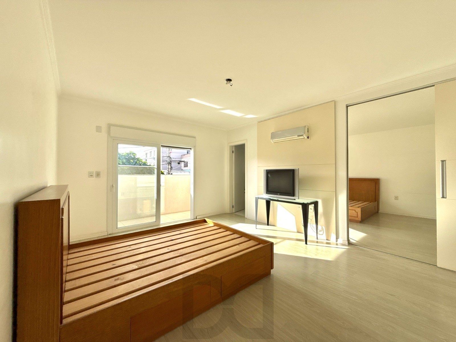 Casa com 3 Suítes e 3 Vagas no Bairro Vila Ipiranga — foto 16