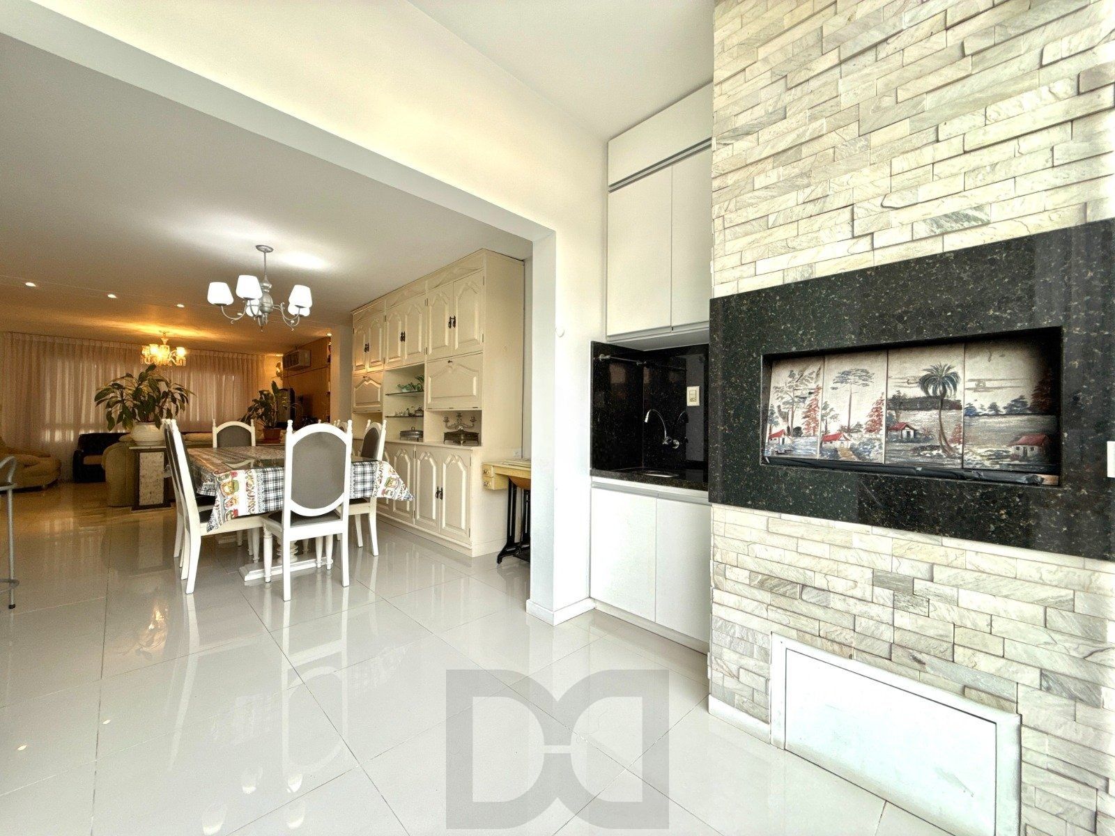 Casa com 3 Suítes e 3 Vagas no Bairro Vila Ipiranga — foto 1