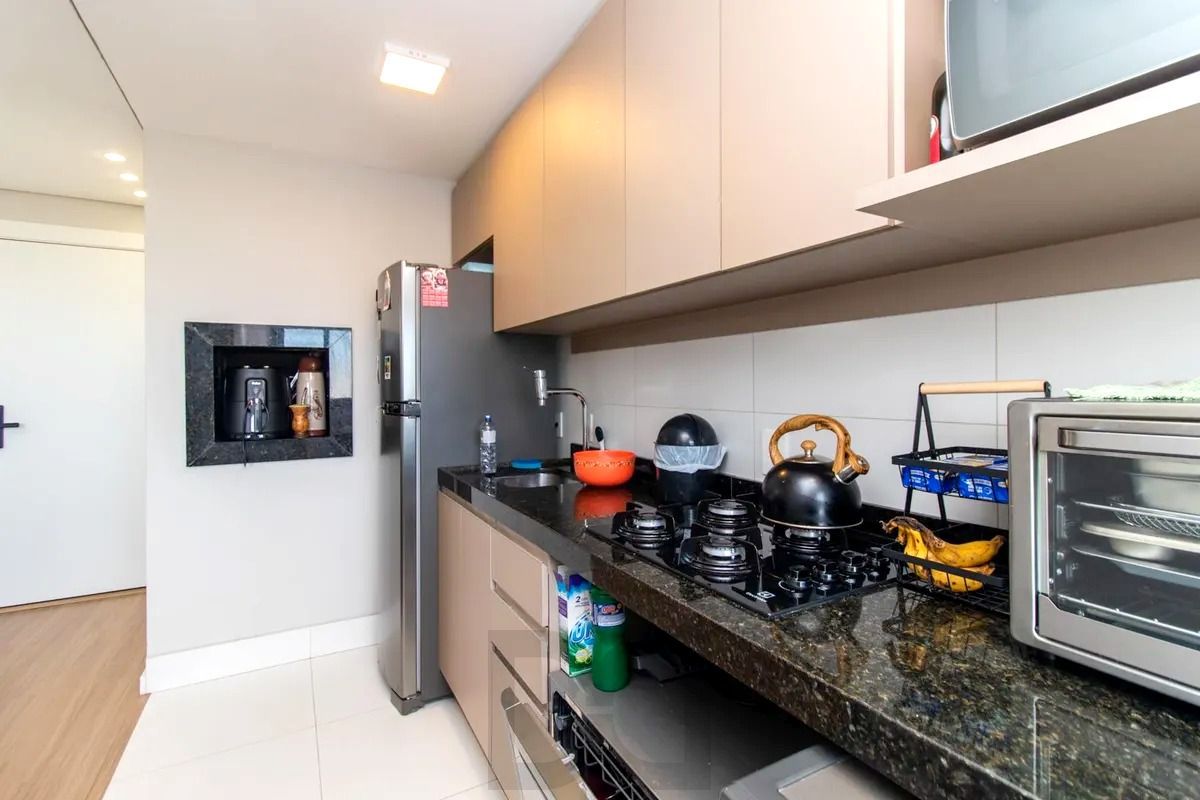 Apartamento, 2 Quartos Semimobiliado, churrasqueira, 1 vaga - Menino Deus — foto 4