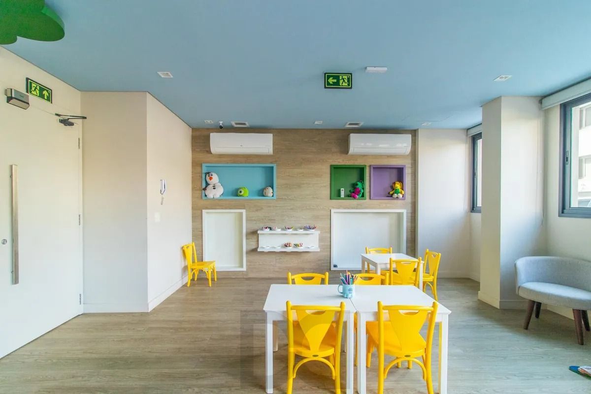 Apartamento, 2 Quartos Semimobiliado, churrasqueira, 1 vaga - Menino Deus — foto 25