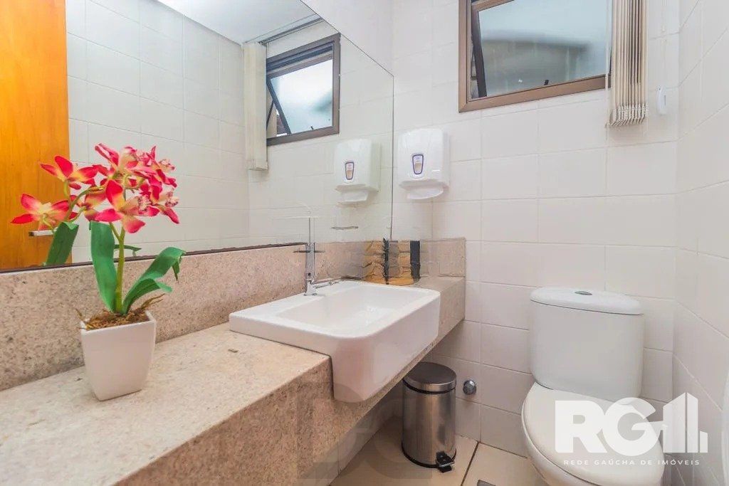 Apartamento com 94m², 3 quartos, 1 suíte, 2 vagas, no bairro Cristo Redentor em Porto Alegre.. — foto 15