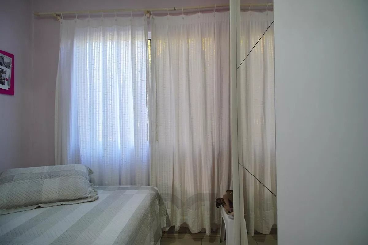 Casa Térrea com 5 dormitórios, Amplo Terreno de 300m² - Bairro Santa Rosa — foto 13