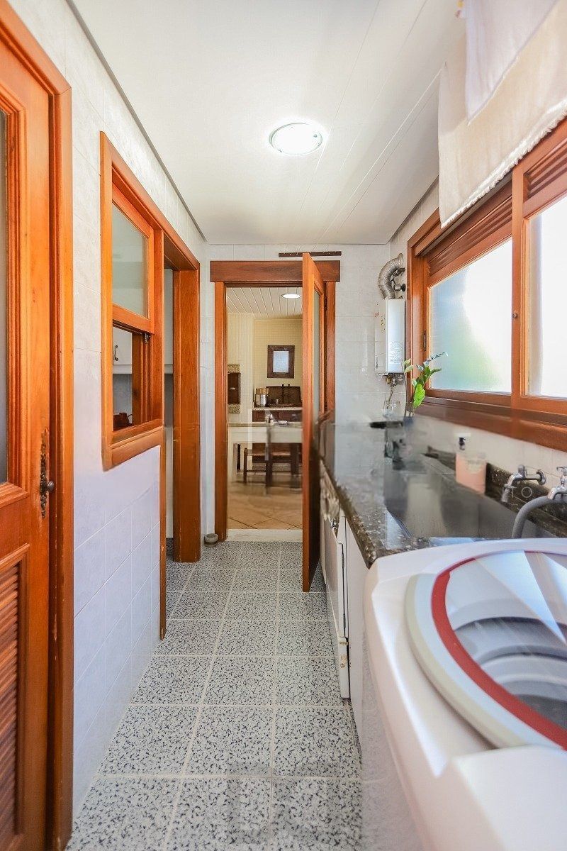 Apartamento com 3 dormitórios, suíte, 2 vagas e varanda com churrasqueira. — foto 13