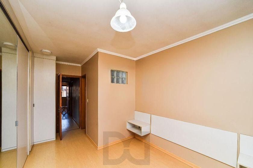 Casa com 3 dormitórios, suíte e churrasqueira. — foto 8
