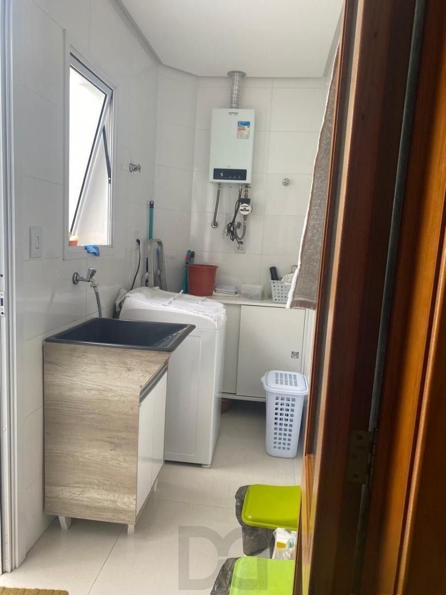 Casa com 3 dormitórios, suíte e churrasqueira. — foto 6