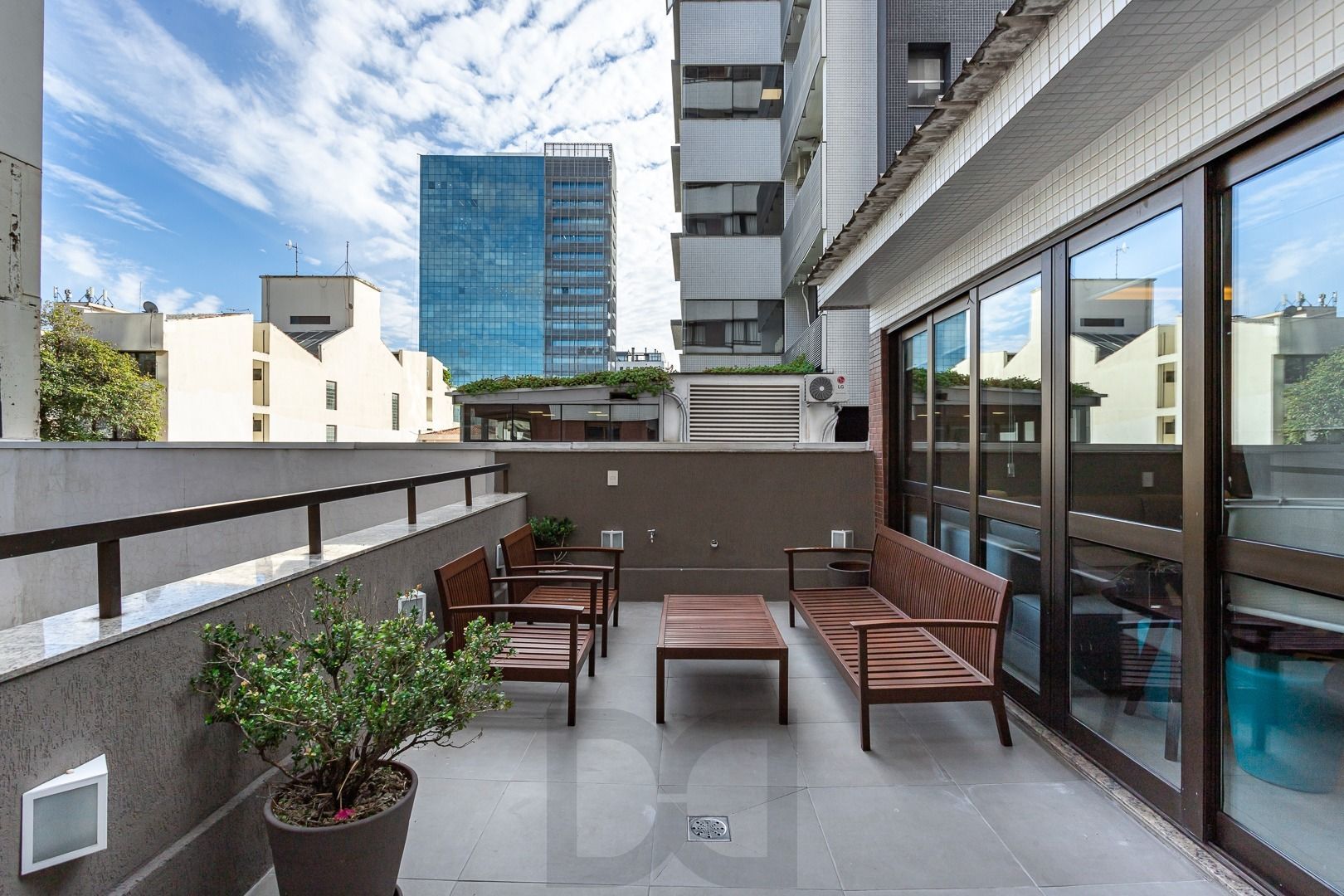 Apartamento Garden 3 Dorms (2 Suítes), 181m², 2 Vagas – Auxiliadora, POA — foto 1