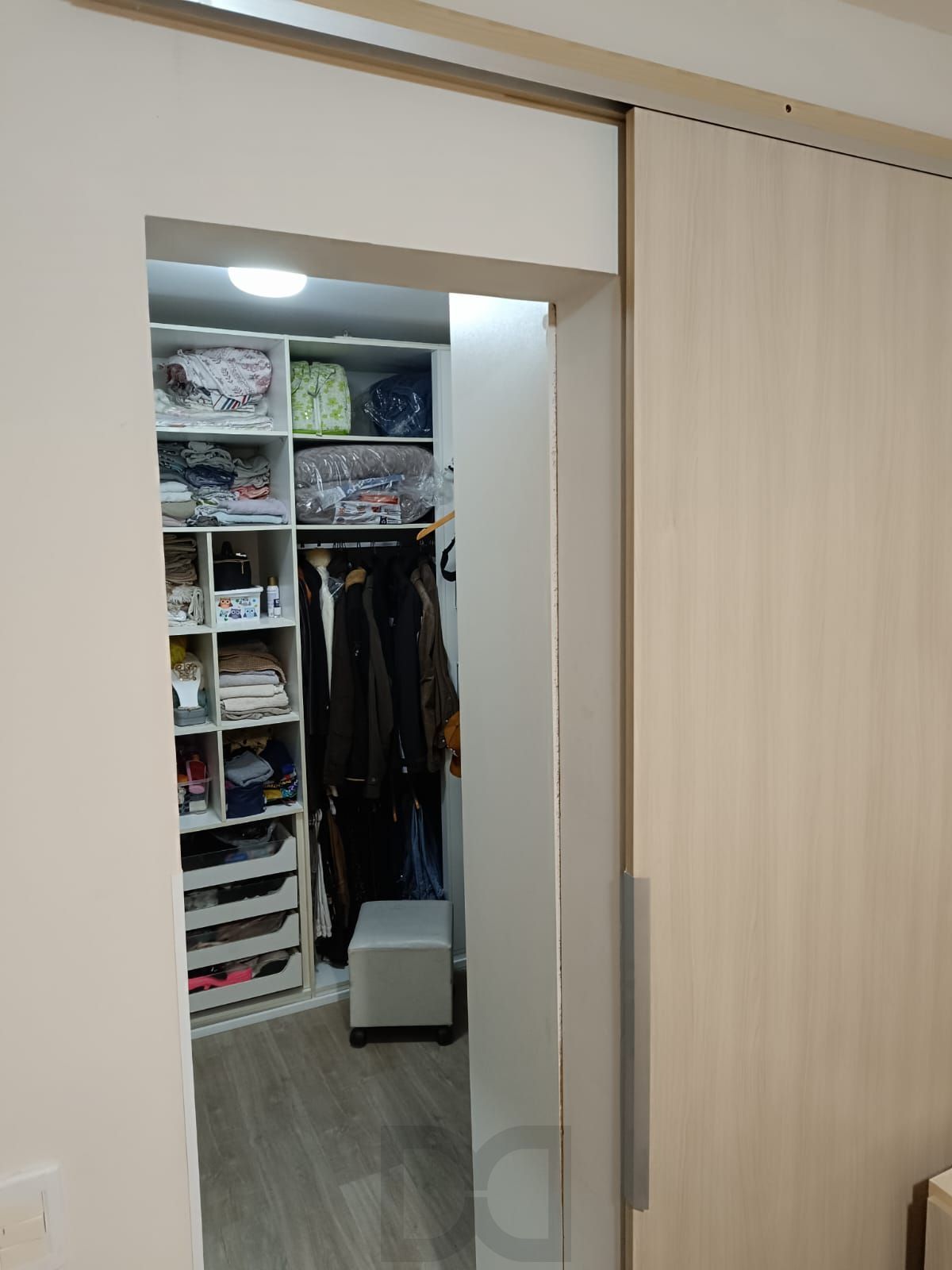 Apartamento semimobiliado com 67,37 m² de área privativa com 3 dormitórios — foto 17