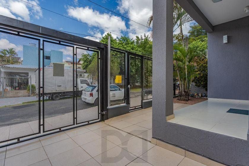 Casa térrea com 3 dormitórios, espaço gourmet e 3 vagas. — foto 2