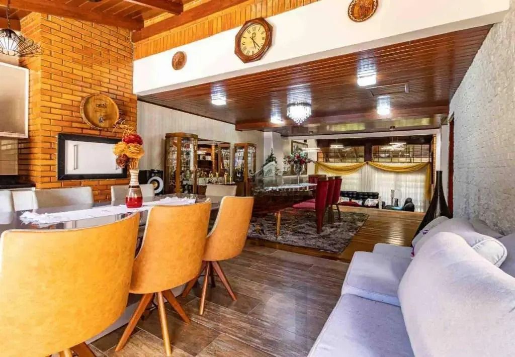 Casa com 4 dormitórios, suíte, piscina e 4 vagas. — foto 8
