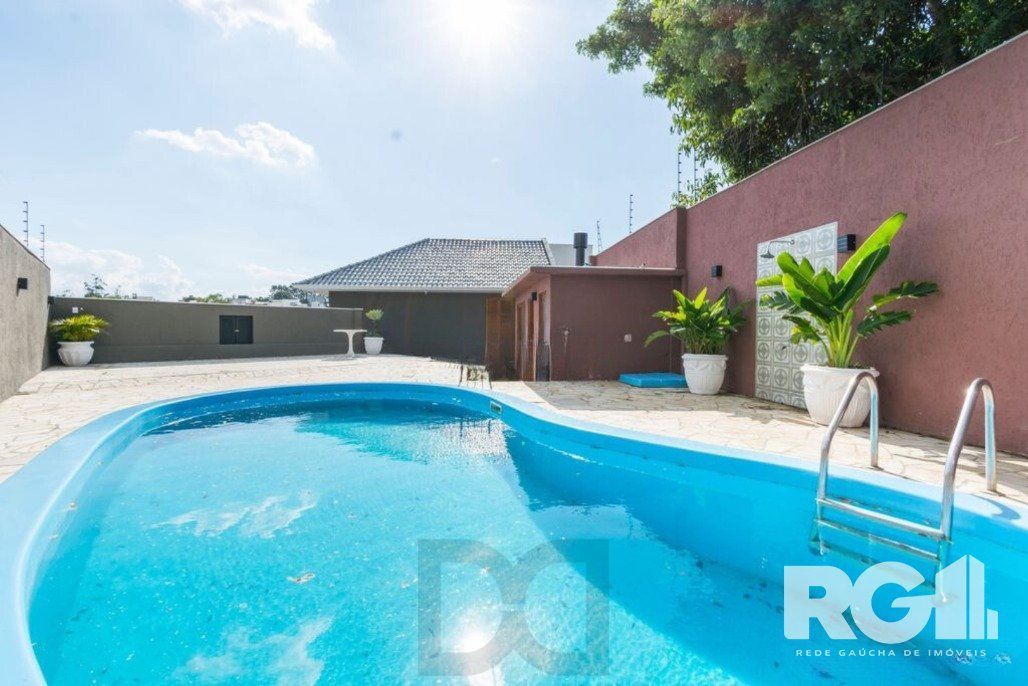 Casa com piscina, 3 dormitórios, 258m² privativos, no Jardim Itu. — foto 1