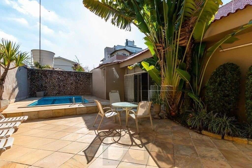 Belíssima casa com piscina, 5 dormitórios e 5 vagas no Jardim Lindóia — foto 13