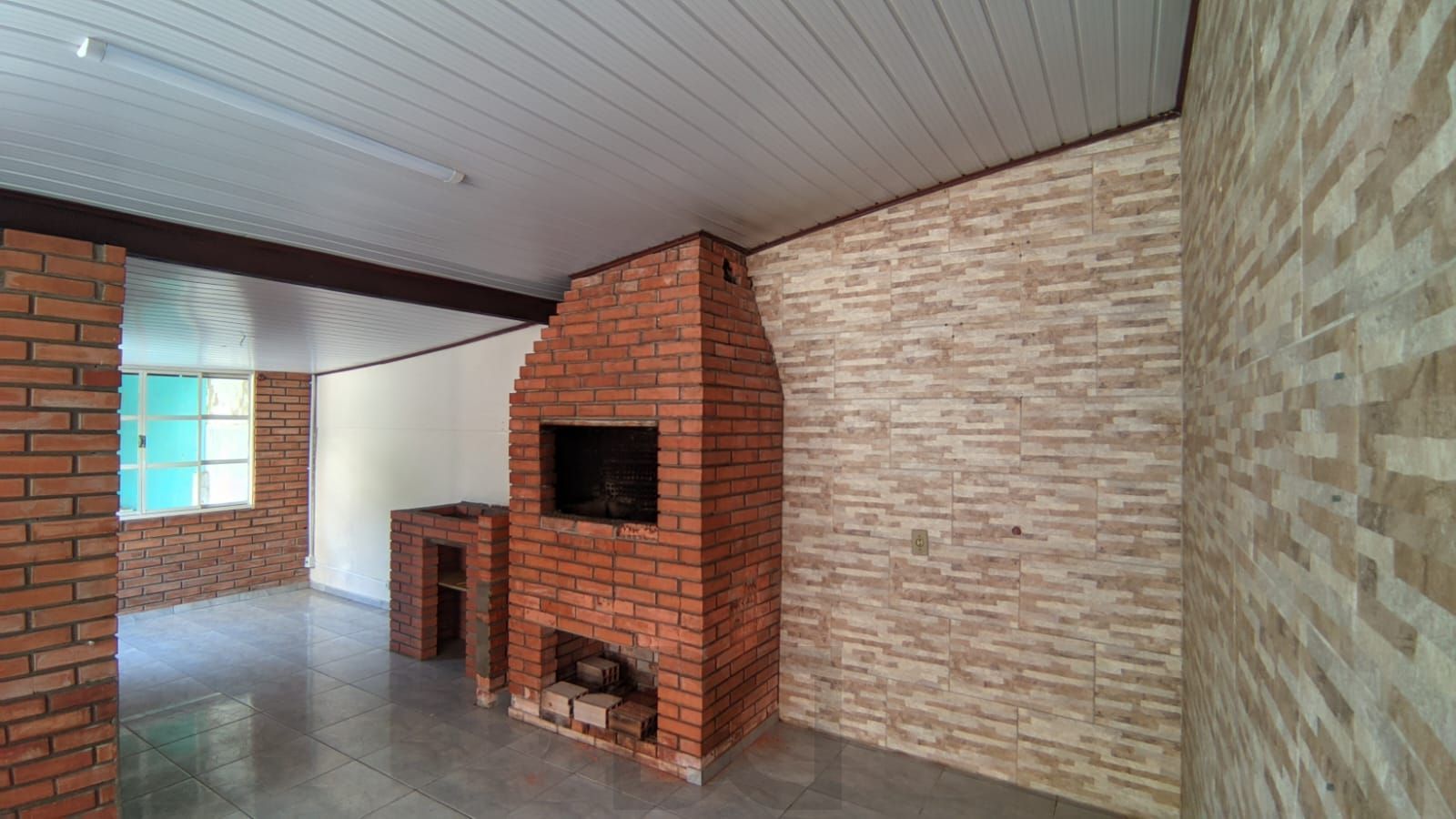Casa com pátio, 2 dormitórios, Avenida Vinte e Um de Abril - Sarandi — foto 13