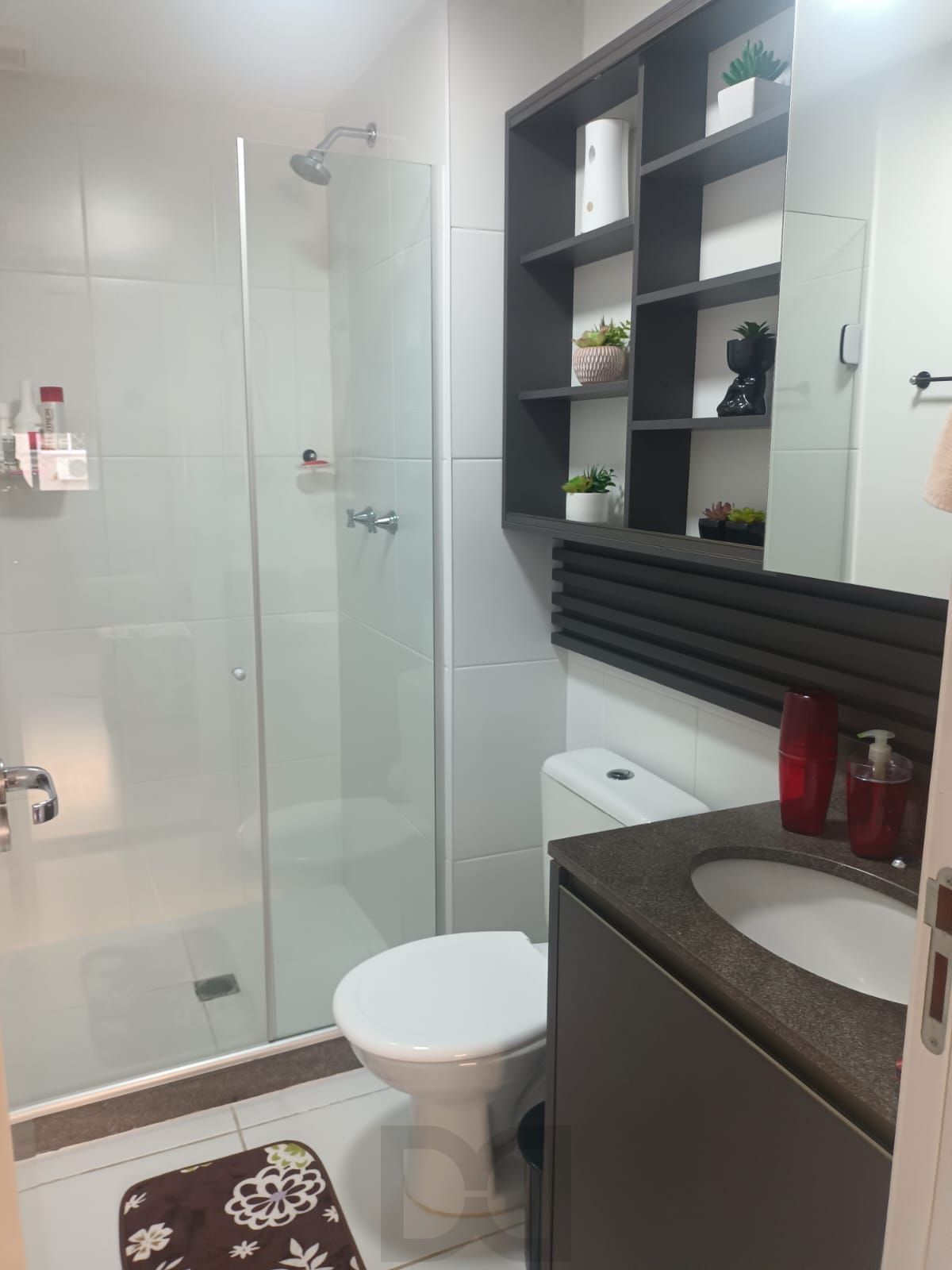 Apartamento de 3 dormitórios com living estendido, semi mobiliado, suíte e churrasqueira. — foto 12