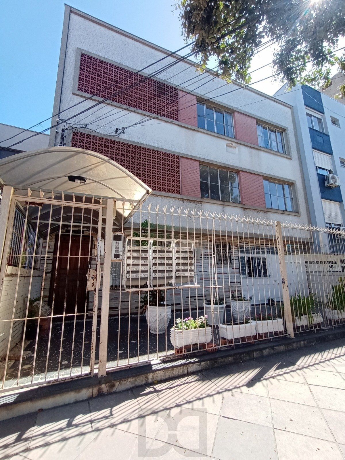 Térreo com pátio Semimobiliado, 2 Dormitórios, Próximo ao Praia de Belas — foto 18