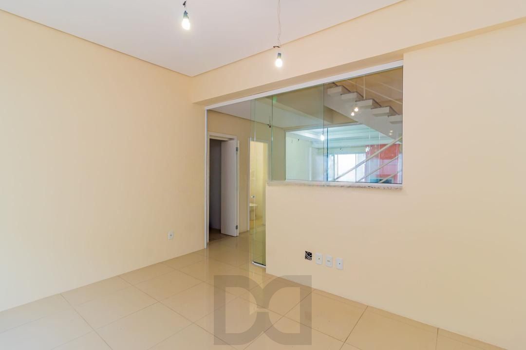 Casa com 3 dormitórios, suíte, lavabo e amplo pátio. — foto 28