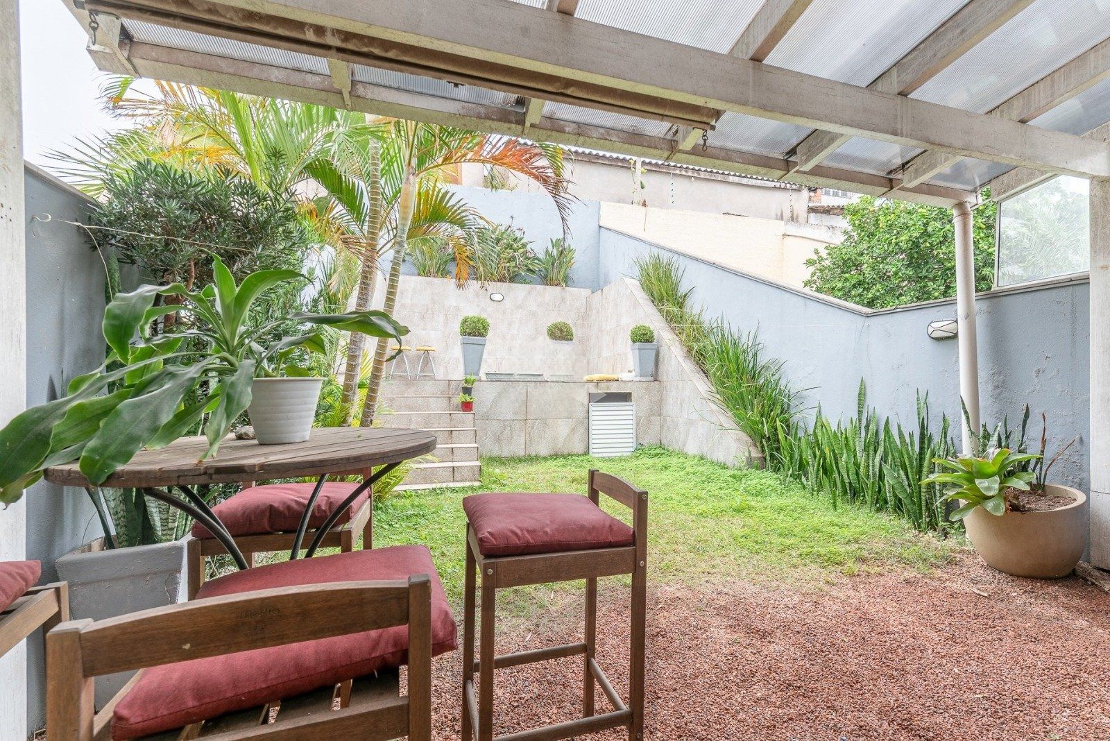 Casa com 3 dormitórios, suíte, pátio com spa, 3 vagas, Rua do Pampa - Ecoville — foto 6
