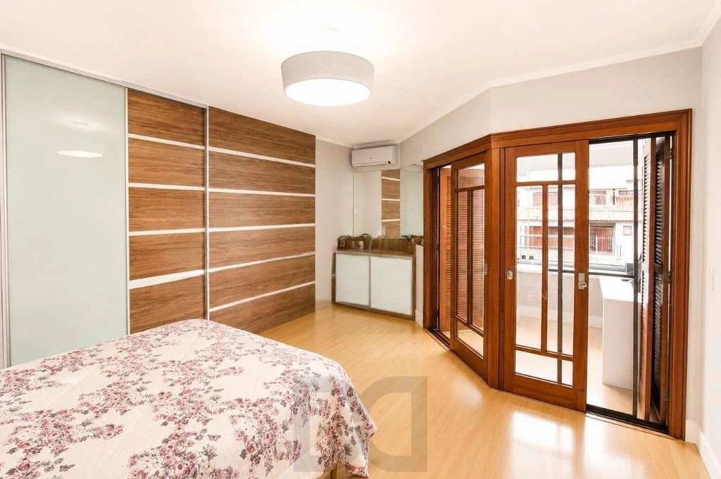 Casa com 3 dormitórios, suíte, churrasqueira e piscina. — foto 19