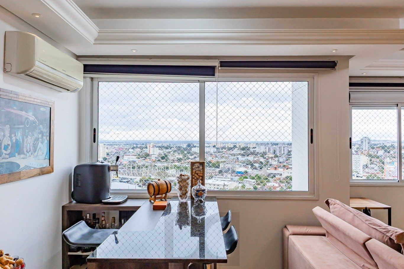 Apartamento 2 dormitórios, suíte e vaga – 65m² em Vila Ipiranga, Porto Alegre — foto 2