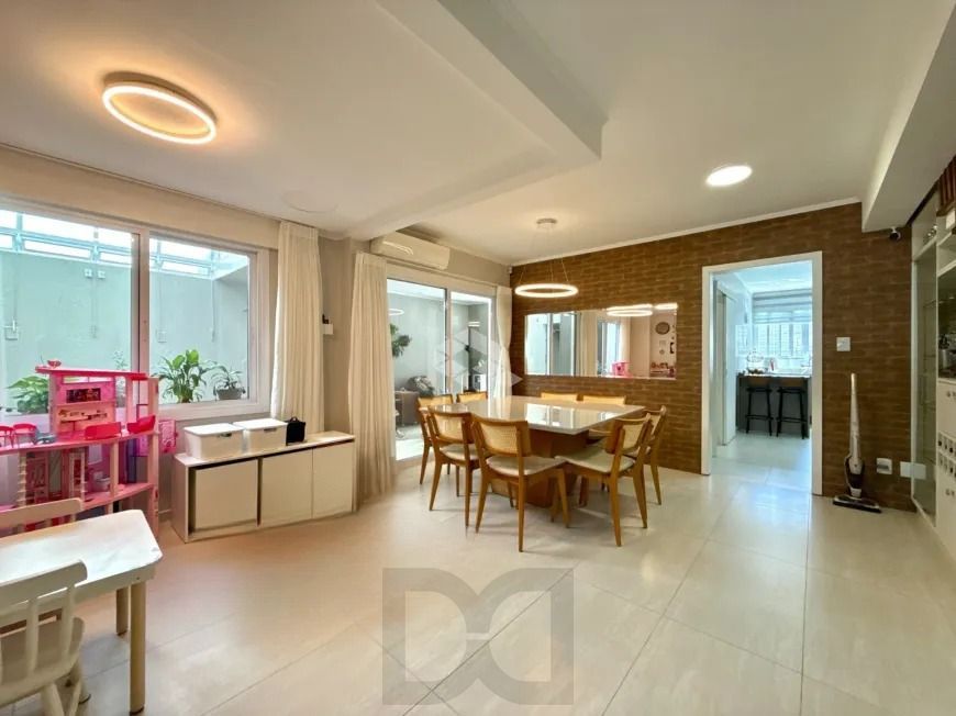Casa 4 dormitórios com espaço gourmet patio com Piscina no Jardim Lindoia — foto 9