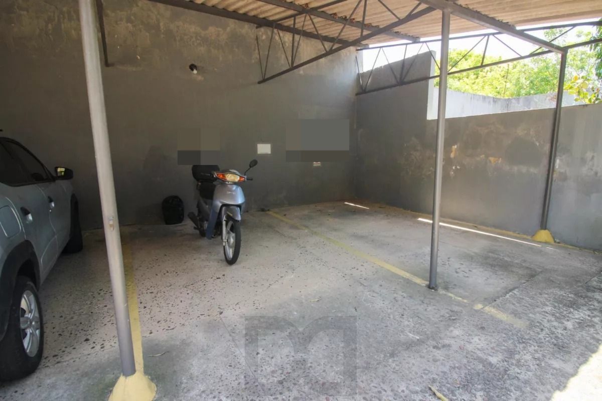 Apartamento com 2 dormitórios, banheiro auxiliar e 2 vagas cobertas. — foto 31