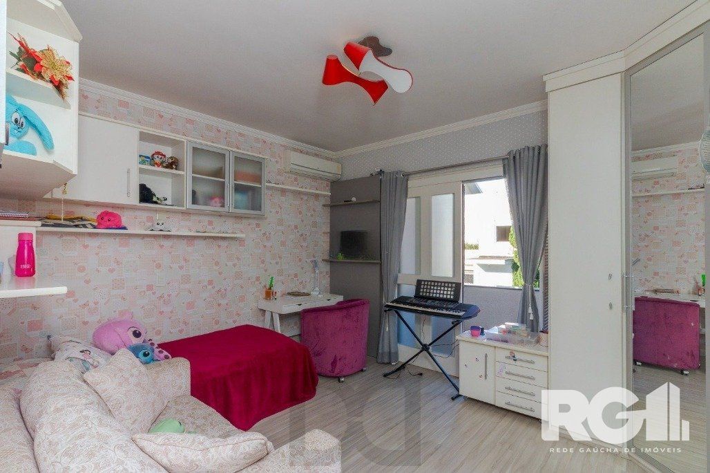 Casa em Condomínio com 3 Suítes, Espaço Gourmet e 5 Vagas de Garagem — foto 19