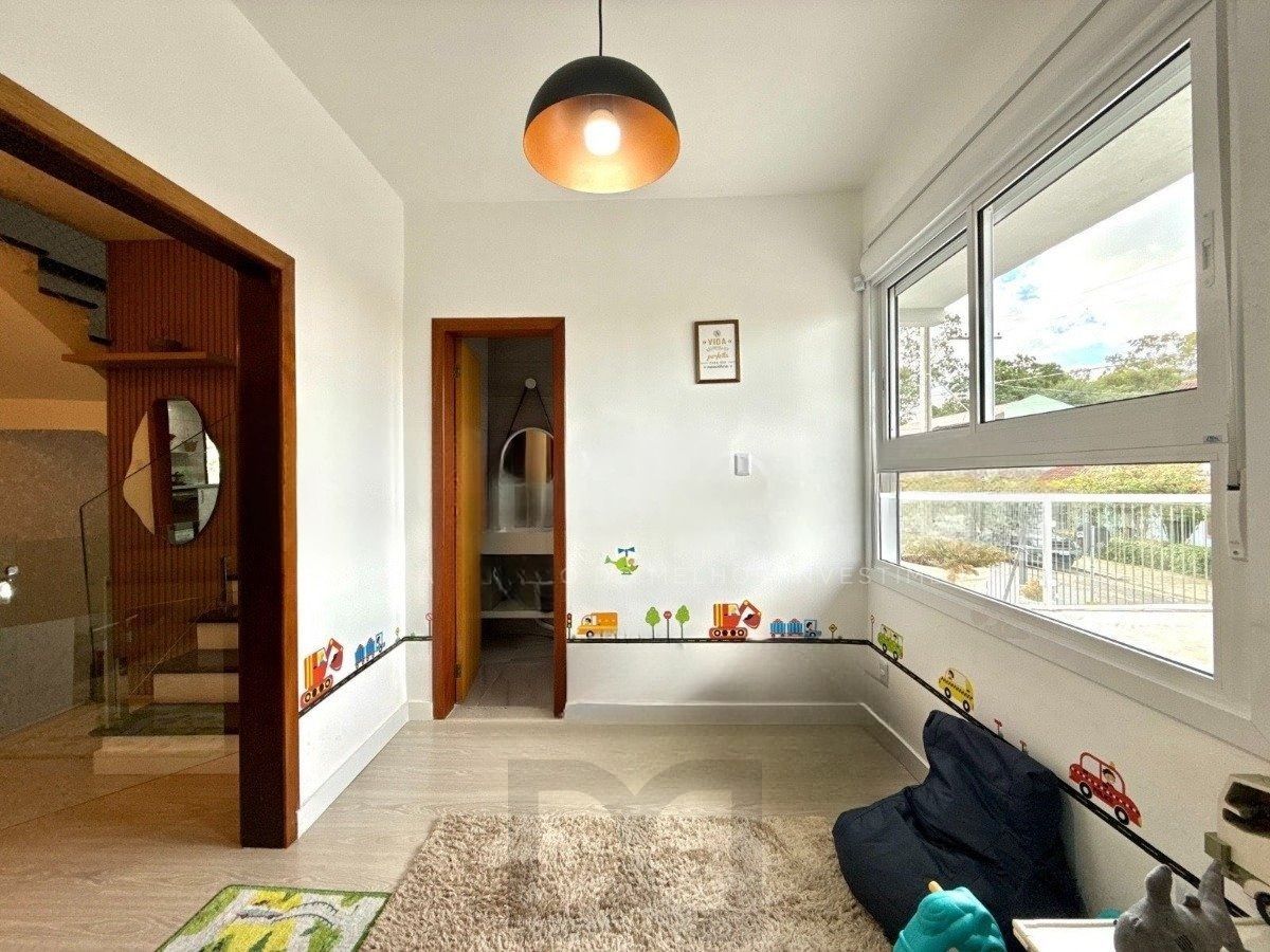 Casa ampla com 4 dormitórios, suíte e área de lazer- Passo da Areia — foto 8