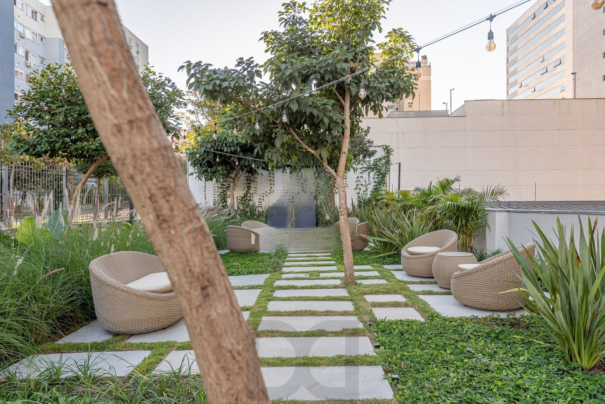 Garden 3 Dormitórios com Amplo Pátio Próximo ao Iguatemi — foto 23