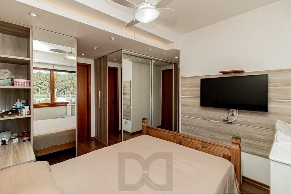 Apartamento com 3 dormitórios (sendo 1 suíte), 2 banheiros, lareira, churrasqueira e 2 vagas de garagem. — foto 17
