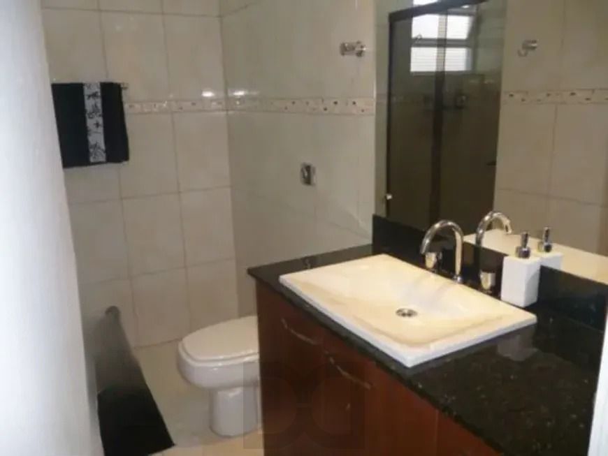 Casa térrea com 3 dormitórios, suíte e 3 vagas. — foto 26