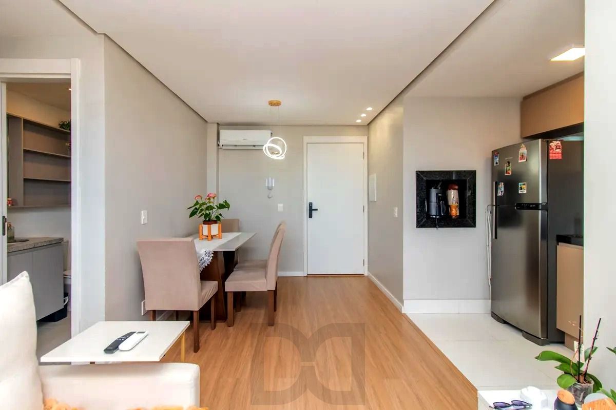 Apartamento, 2 Quartos Semimobiliado, churrasqueira, 1 vaga - Menino Deus — foto 3
