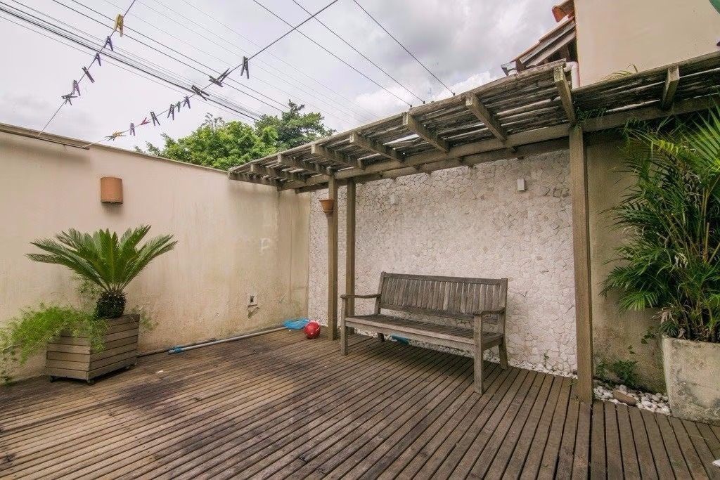Casa de esquina com 6 dormitórios, 430m², piscina, 4 vagas — foto 11
