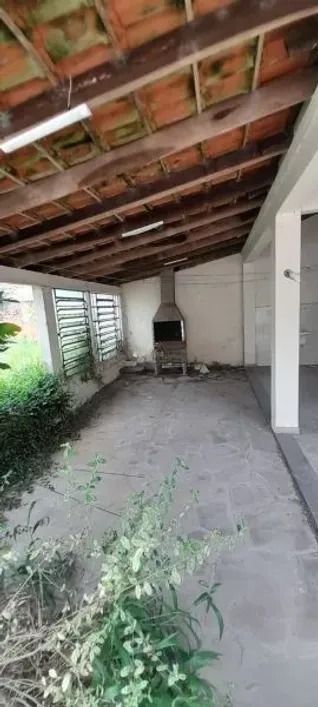 Casa térrea com 2 dormitórios, amplo pátio e 3 vagas. — foto 7