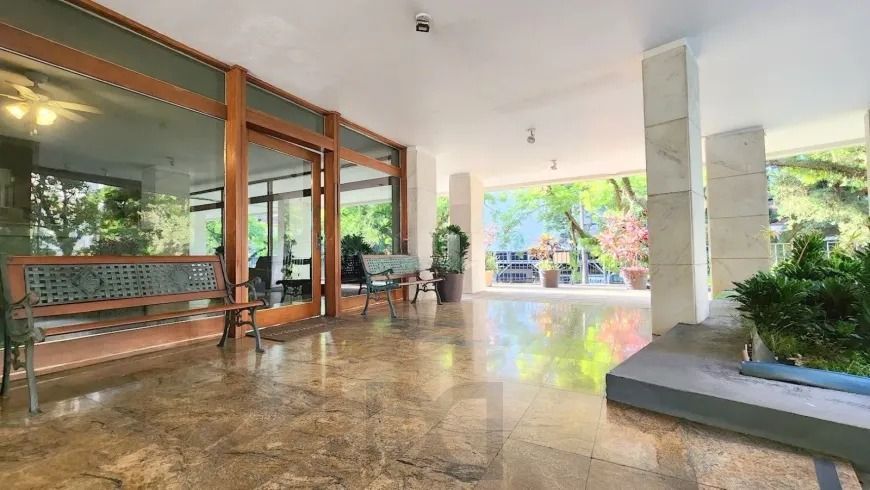 Apartamento 3 dormitórios, suíte, semimobiliado e duas vagas de garagem. — foto 27