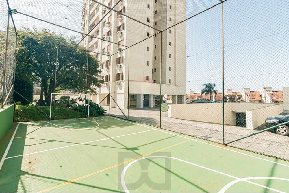 Apartamento com 3 dormitórios (sendo 1 suíte), 2 banheiros, lareira, churrasqueira e 2 vagas de garagem. — foto 24