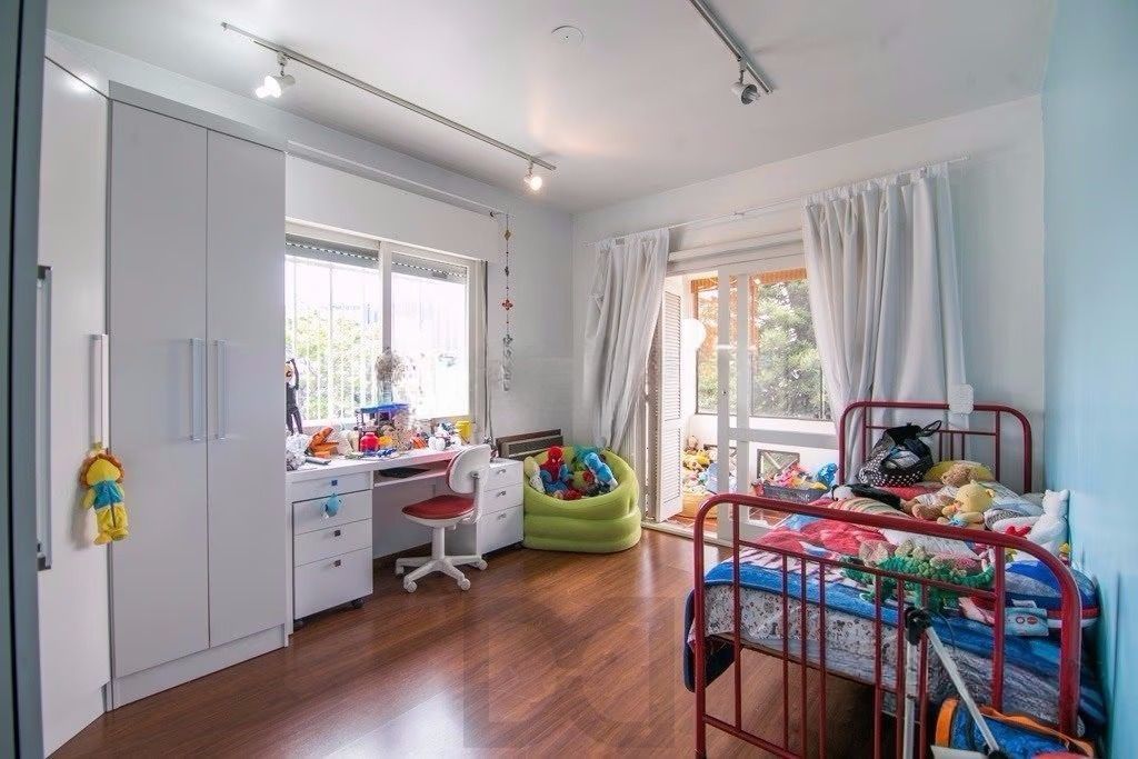 Casa de esquina com 6 dormitórios, 430m², piscina, 4 vagas — foto 21