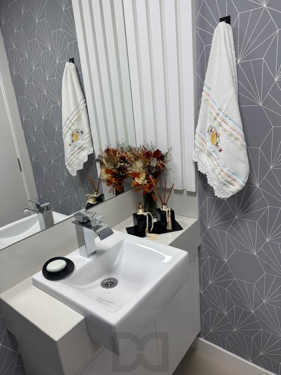Semi-mobiliado, 3 dormitórios, 2 vagas lado a lado - Jardim Planalto — foto 11
