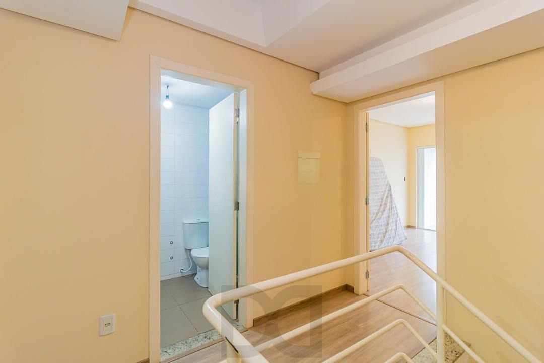 Casa com 3 dormitórios, suíte, lavabo e amplo pátio. — foto 6