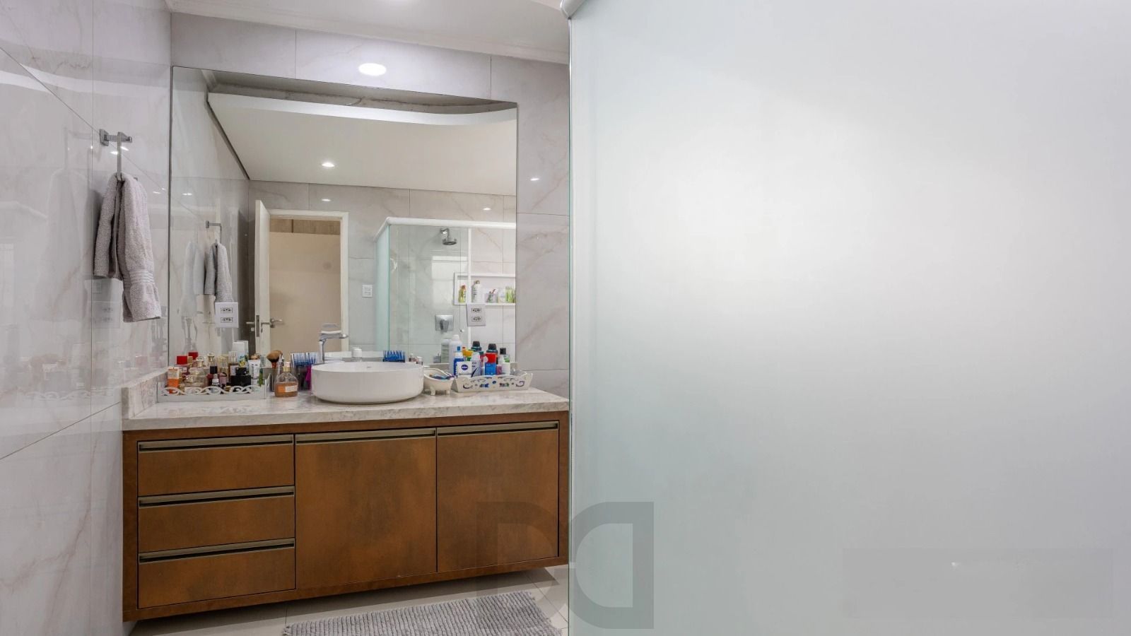 Casa 4 dormitórios com espaço gourmet patio com Piscina no Jardim Lindoia — foto 29