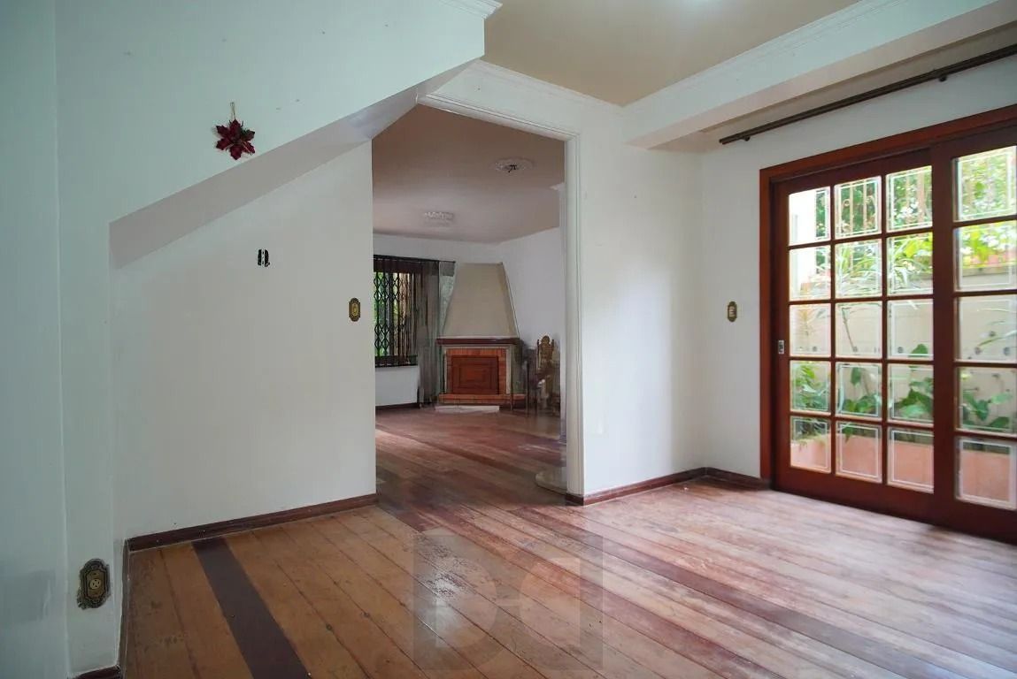 Casa com 4 Dormitórios e Amplo Pátio no Passo D’Areia — foto 16