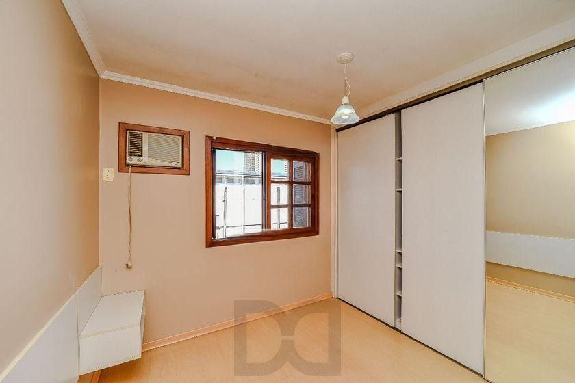 Casa com 3 dormitórios, suíte e churrasqueira. — foto 9