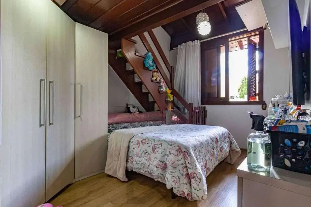 Casa com 4 dormitórios, suíte, piscina e 4 vagas. — foto 12