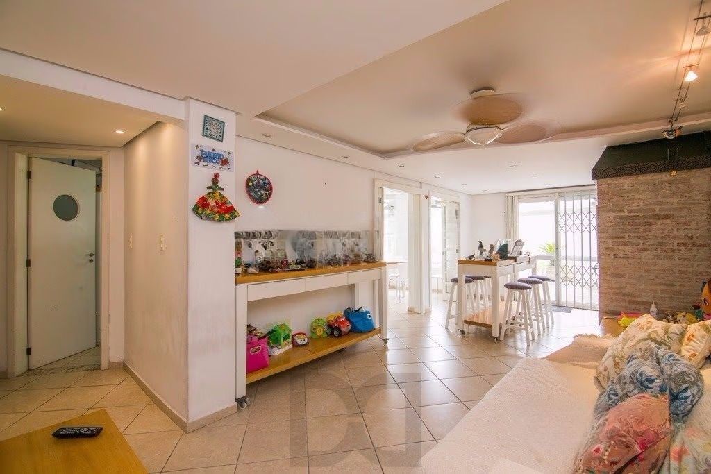 Casa de esquina com 6 dormitórios, 430m², piscina, 4 vagas — foto 5