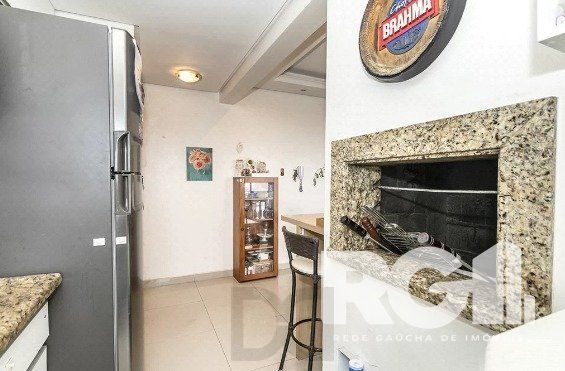 Apartamento 3 Dormitórios com Suíte, Lareira e 2 Vagas — foto 5