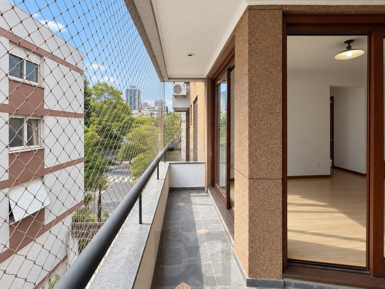 Apartamento de 3 Dormitórios com Suíte e Churrasqueira — foto 7