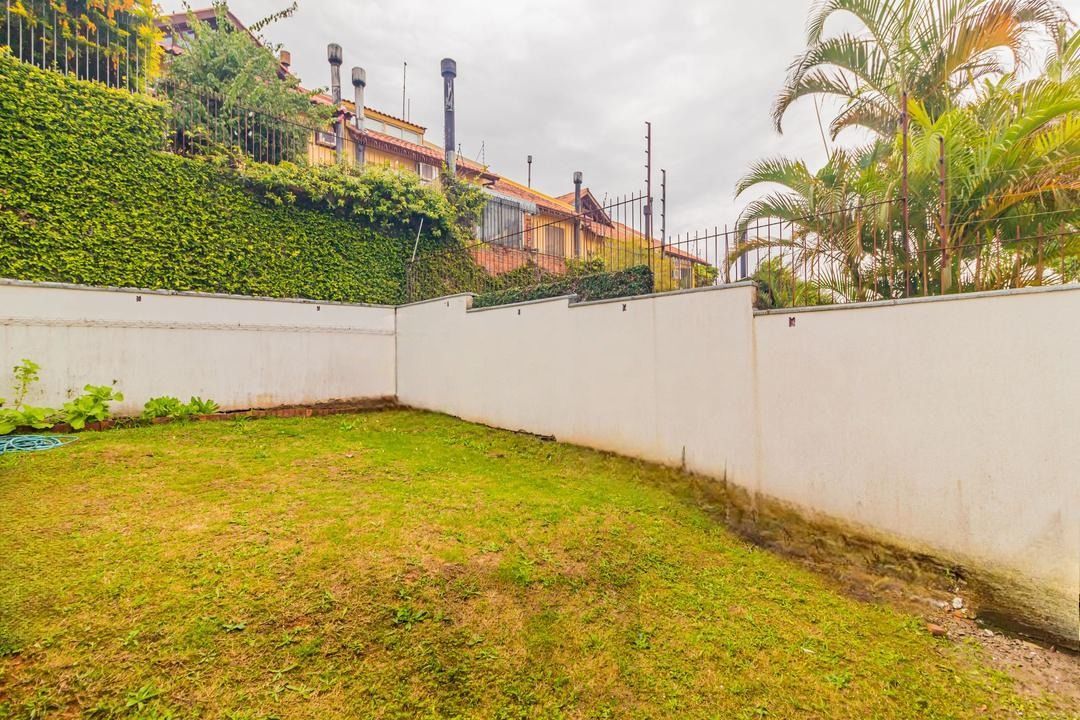 Casa com 3 dormitórios, suíte, lavabo e amplo pátio. — foto 35