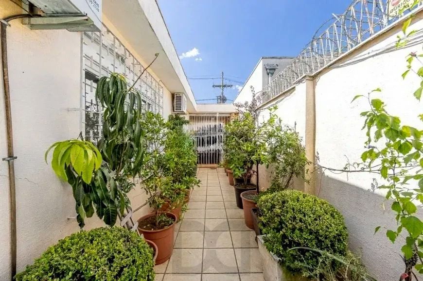 Casa térrea, 160 m² privativos, patio com piscina, no Bairro São Sebastião. — foto 24