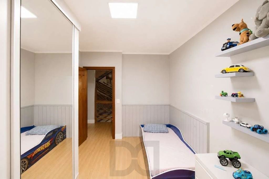 Casa com 3 dormitórios, suíte, churrasqueira e piscina. — foto 25