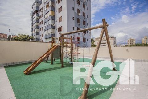 Apartamento com 3 dormitórios, 1 suíte, lavabo, 2 vagas cobertas, semimobiliado, churrasqueira e lareira. — foto 31